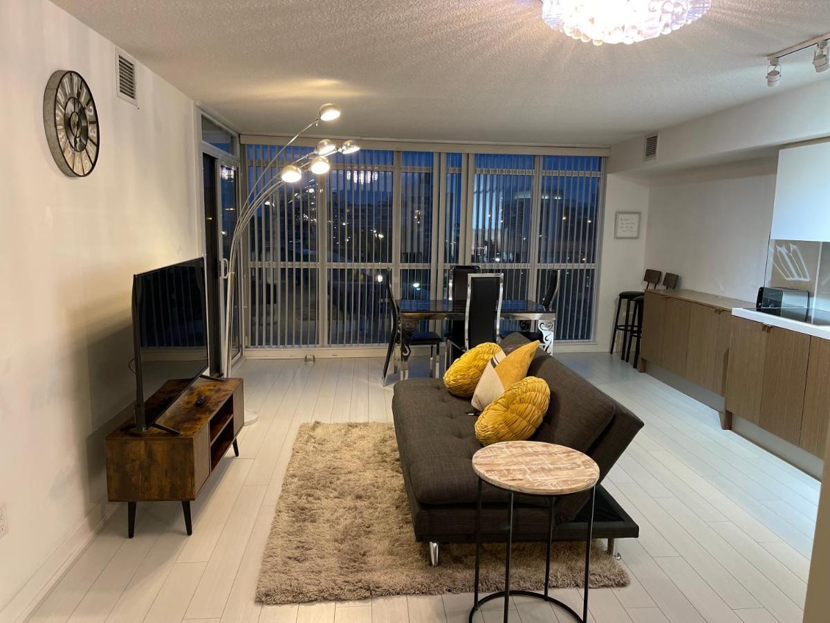 Апартаменты Cozy Open Concept 2Br 2Bath W/Parking -Jays/Cn Торонто Экстерьер фото