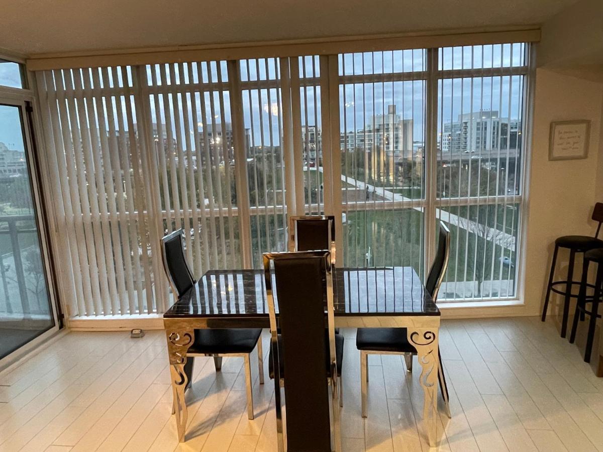 Апартаменты Cozy Open Concept 2Br 2Bath W/Parking -Jays/Cn Торонто Экстерьер фото